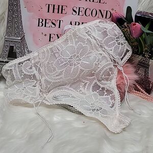 Victoria's Secret  EMBROIDERED WHITE  Highwaist Thong Size S  1869